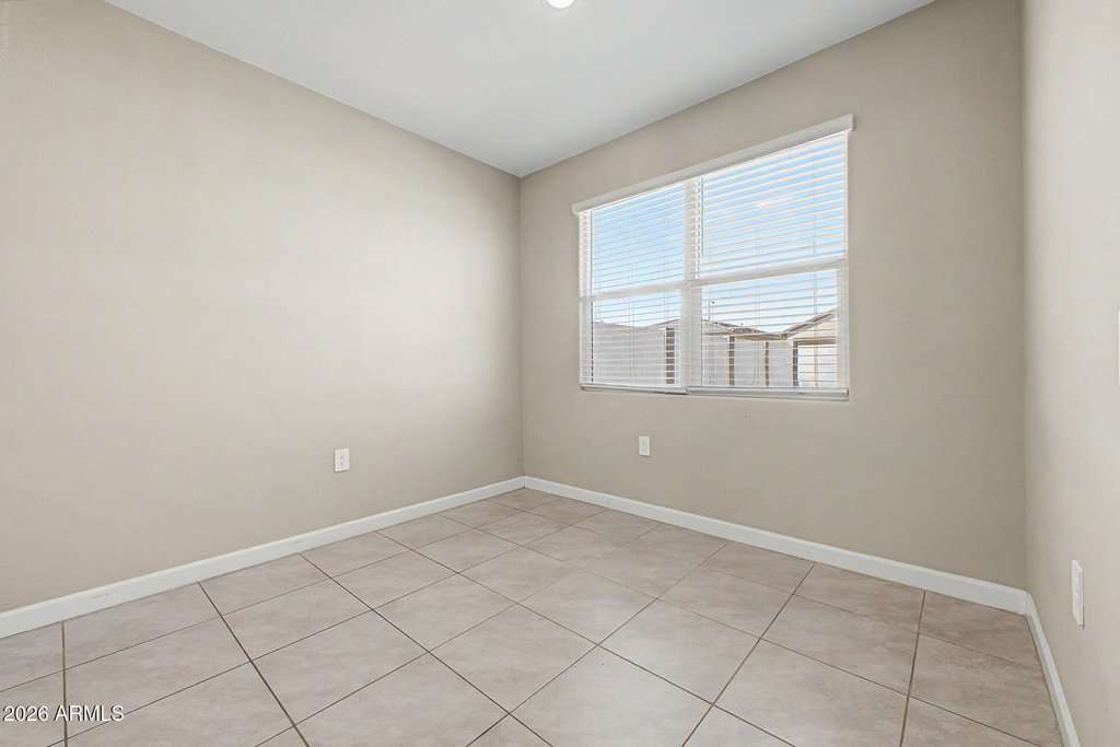 24056 W Watkins Street - Photo 9