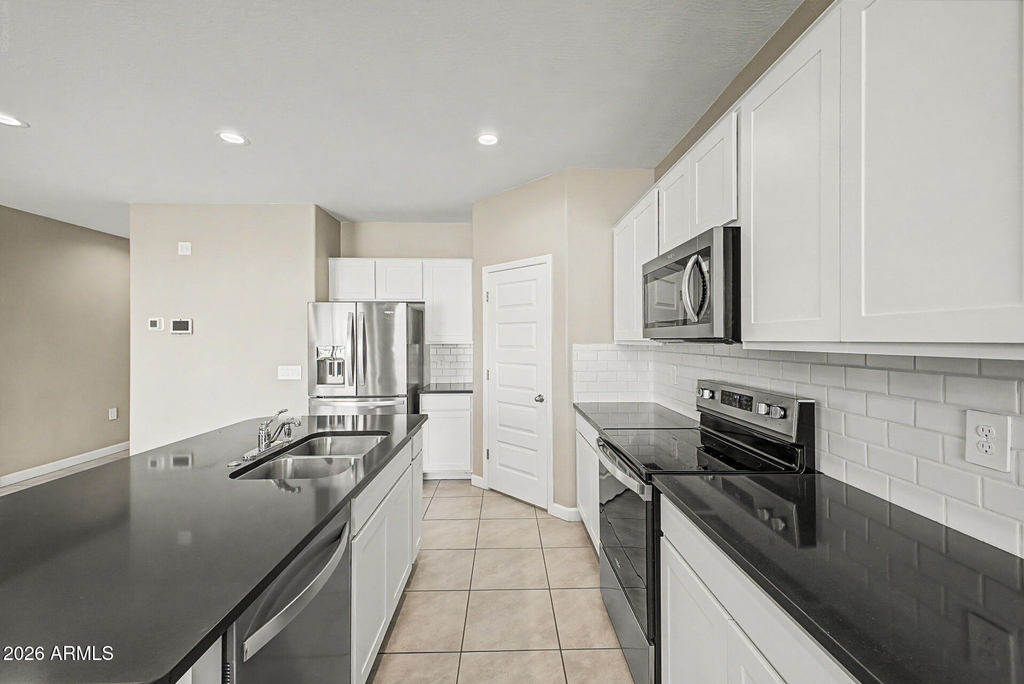 24056 W Watkins Street - Photo 8