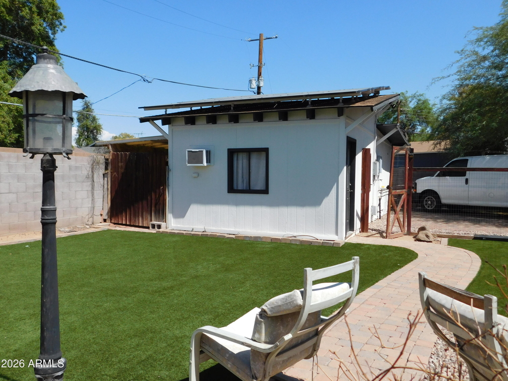 1618 W Gardenia Drive - Photo 4
