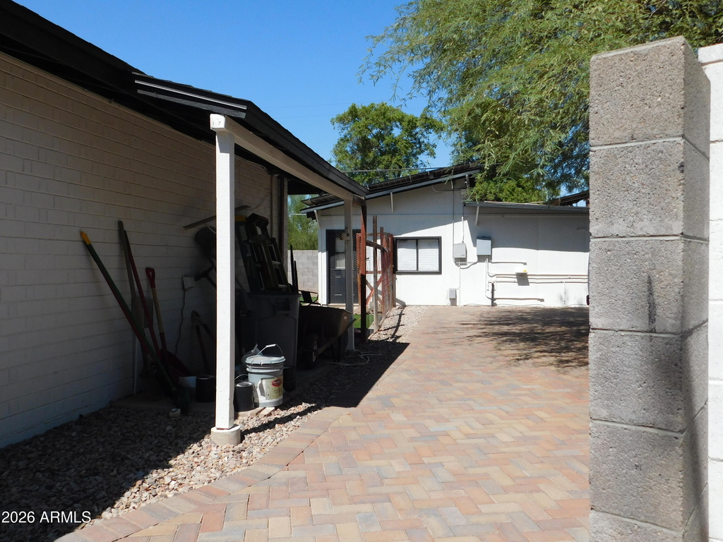 1618 W Gardenia Drive - Photo 6