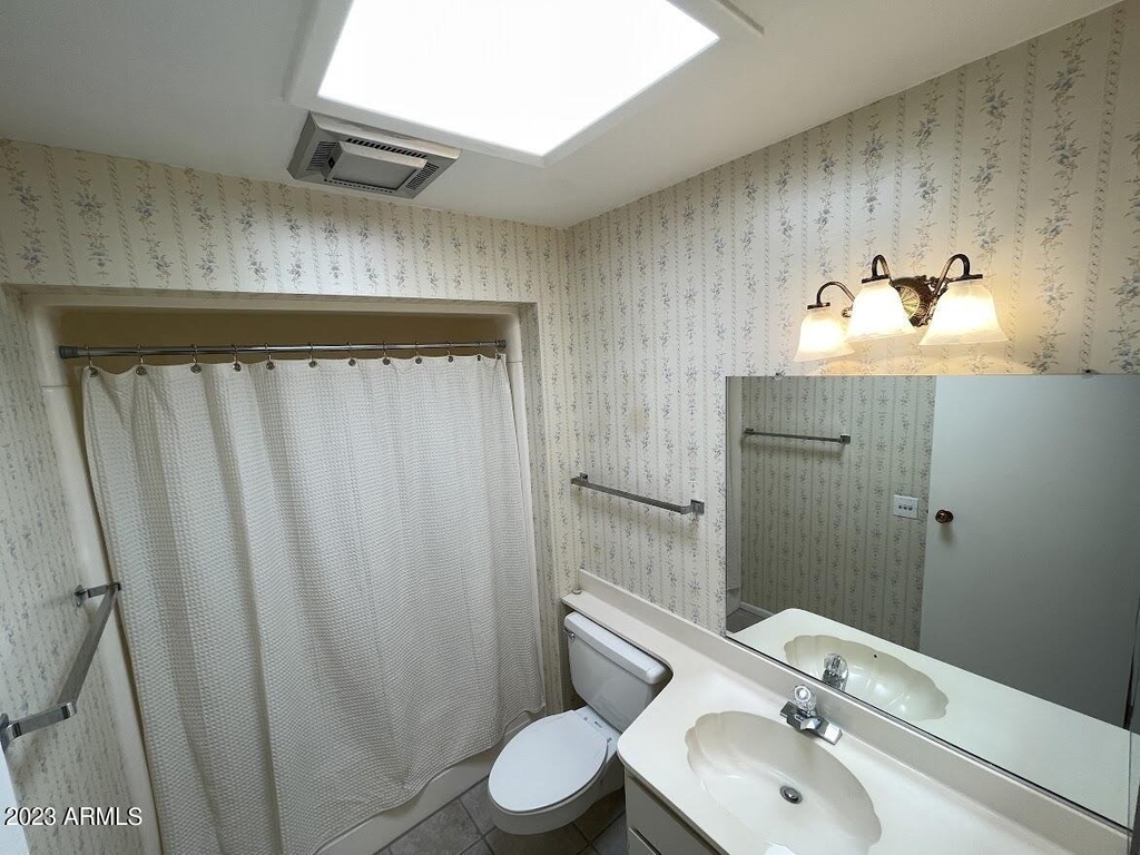 16810 N Boswell Boulevard - Photo 21