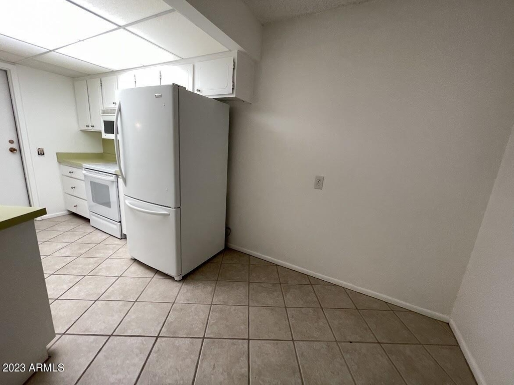 16810 N Boswell Boulevard - Photo 9