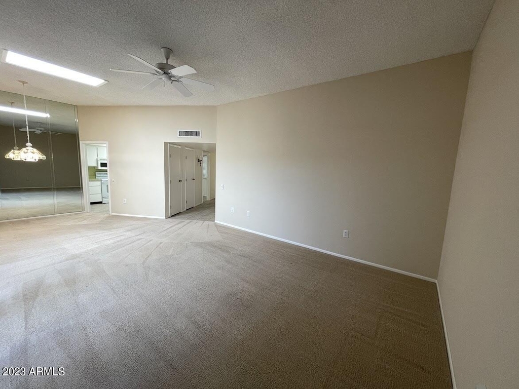 16810 N Boswell Boulevard - Photo 12