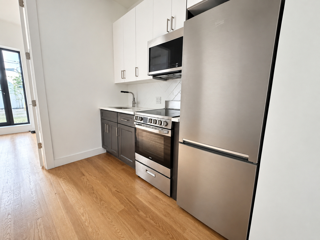 437 Dekalb Avenue - Photo 2
