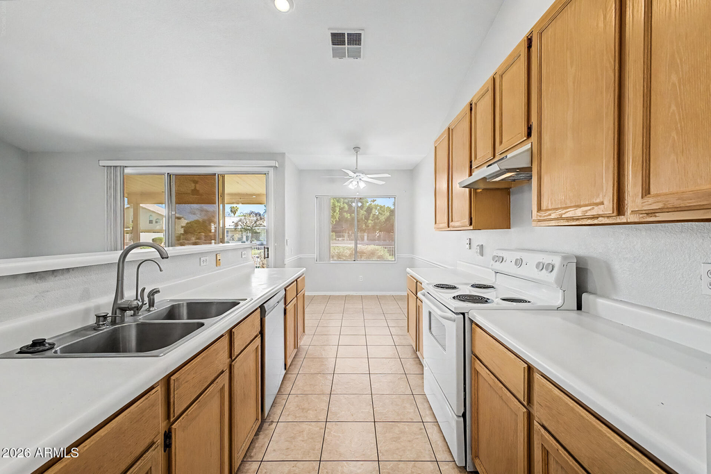 405 W Primoroso Drive - Photo 9