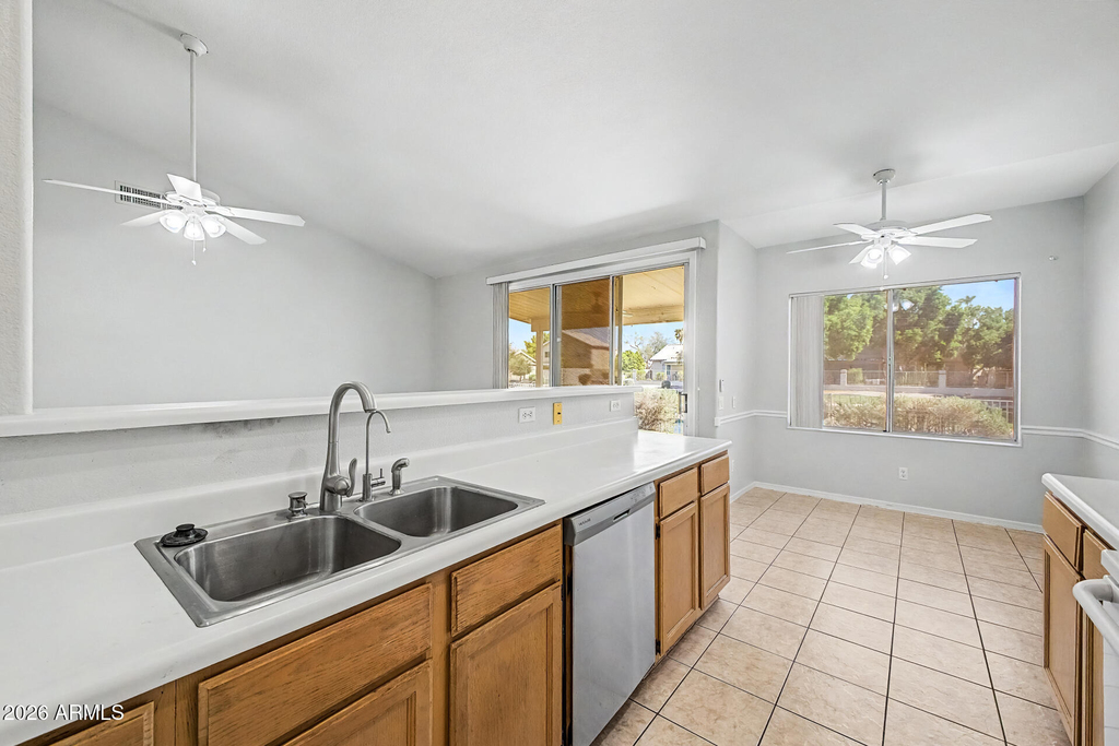 405 W Primoroso Drive - Photo 8