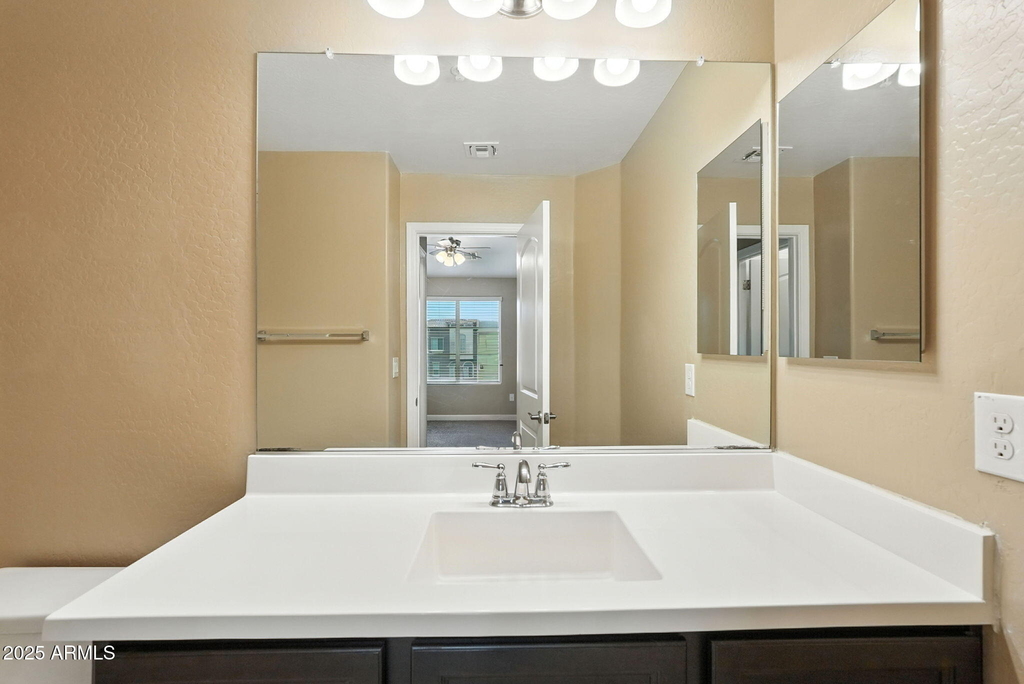 240 W Juniper Avenue - Photo 24