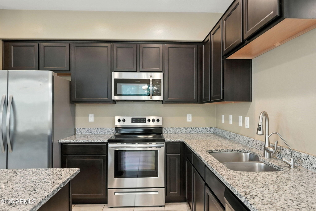 240 W Juniper Avenue - Photo 8