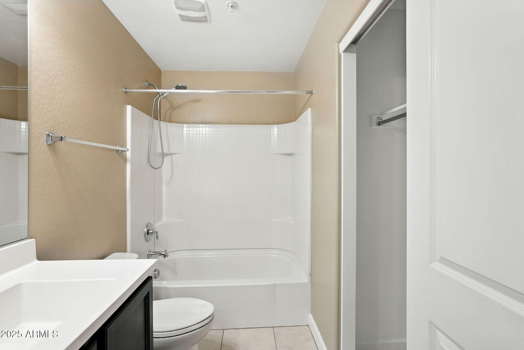 240 W Juniper Avenue - Photo 17