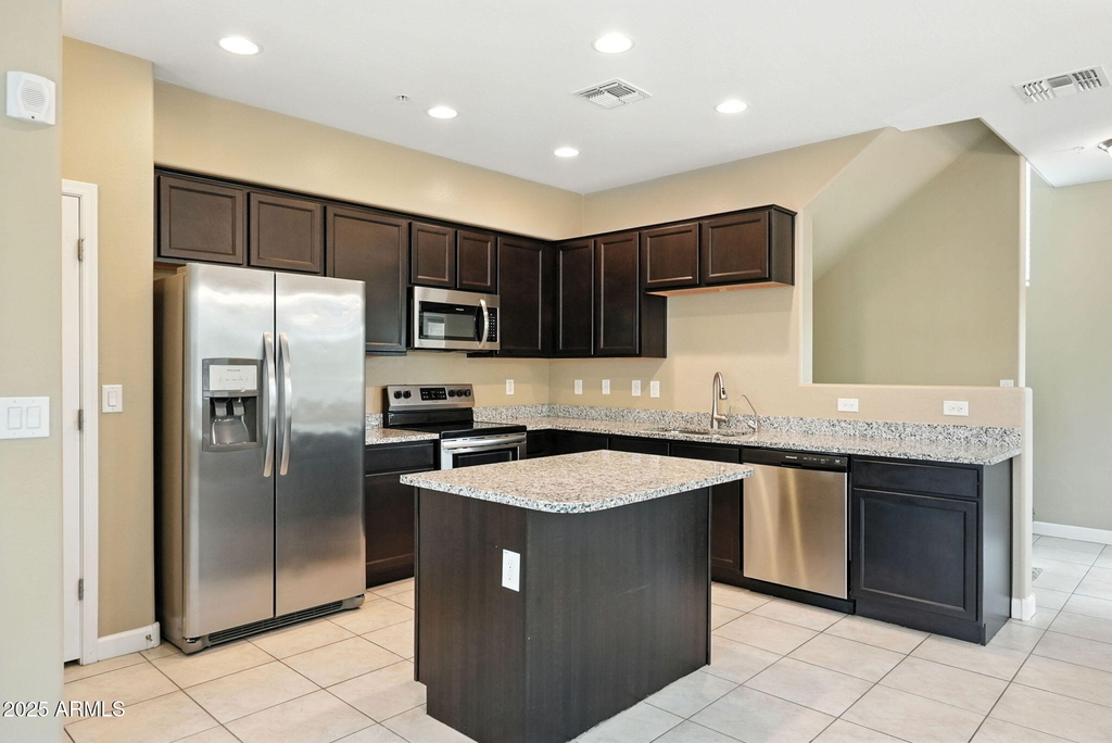 240 W Juniper Avenue - Photo 3