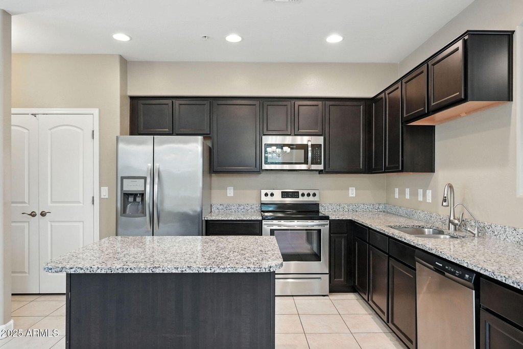 240 W Juniper Avenue - Photo 5