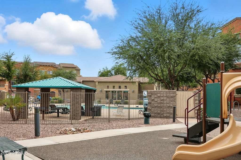 240 W Juniper Avenue - Photo 32