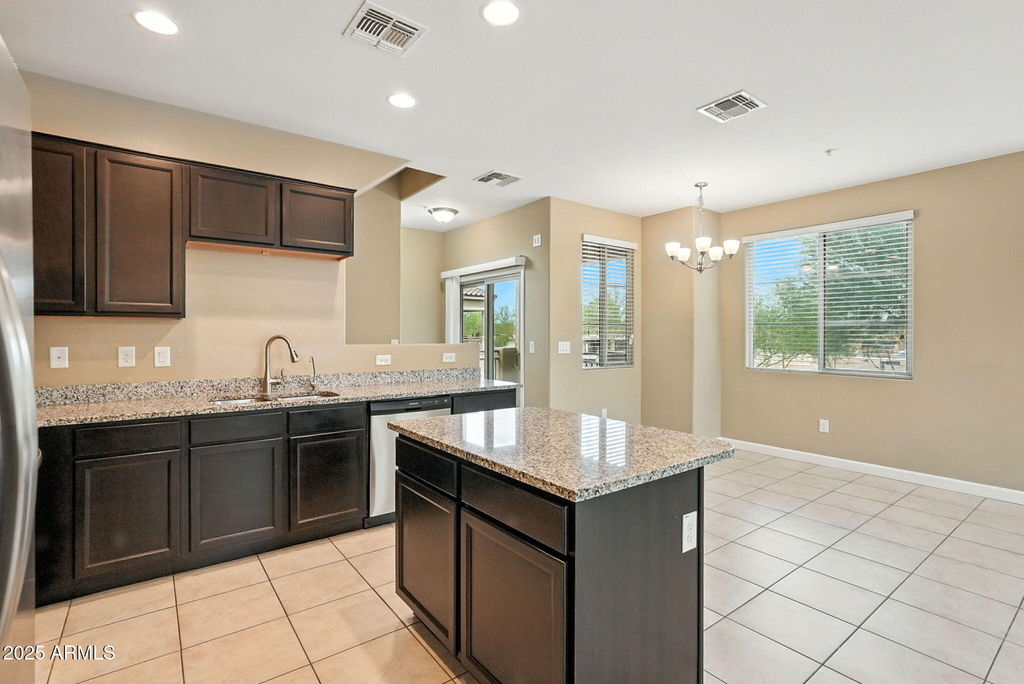 240 W Juniper Avenue - Photo 4
