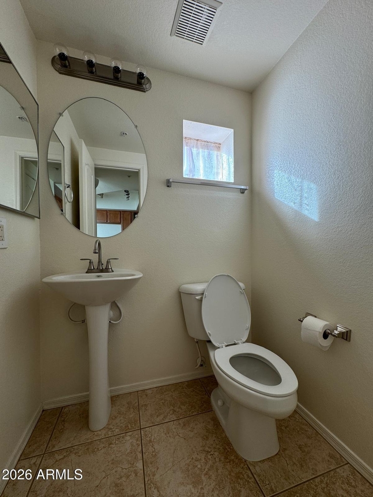 2402 E 5th Street - Photo 9