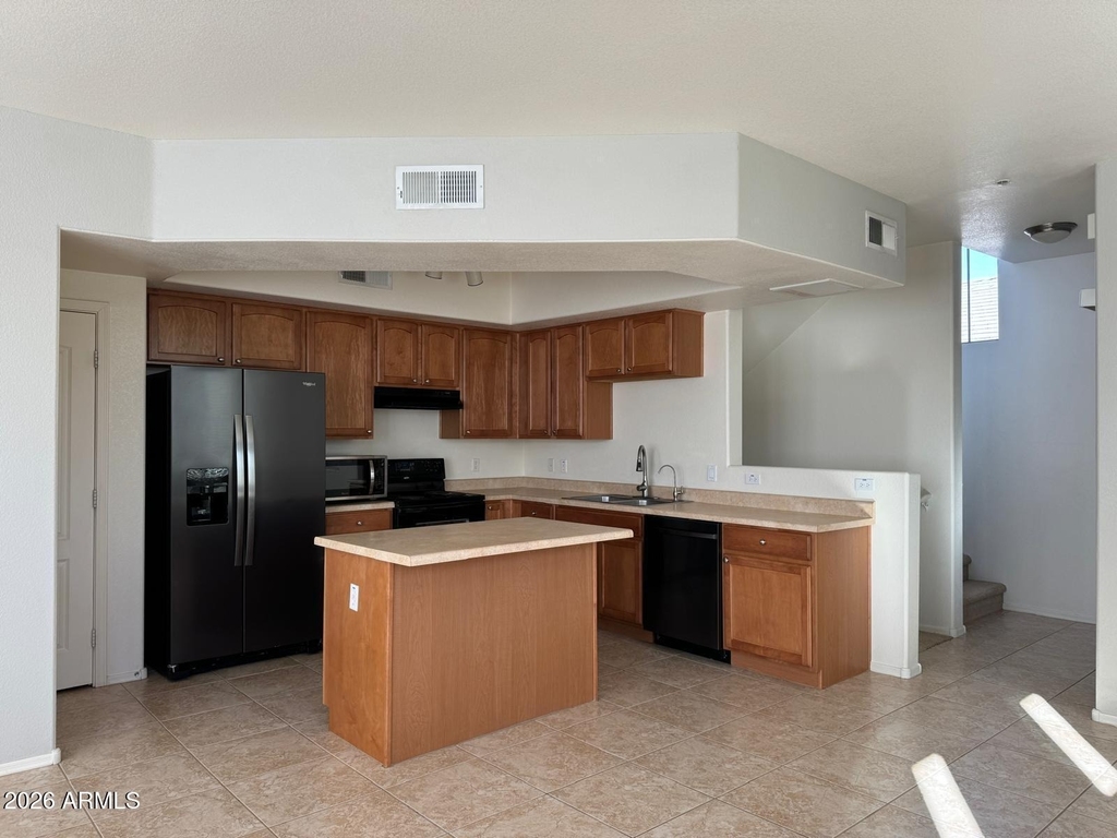 2402 E 5th Street - Photo 5