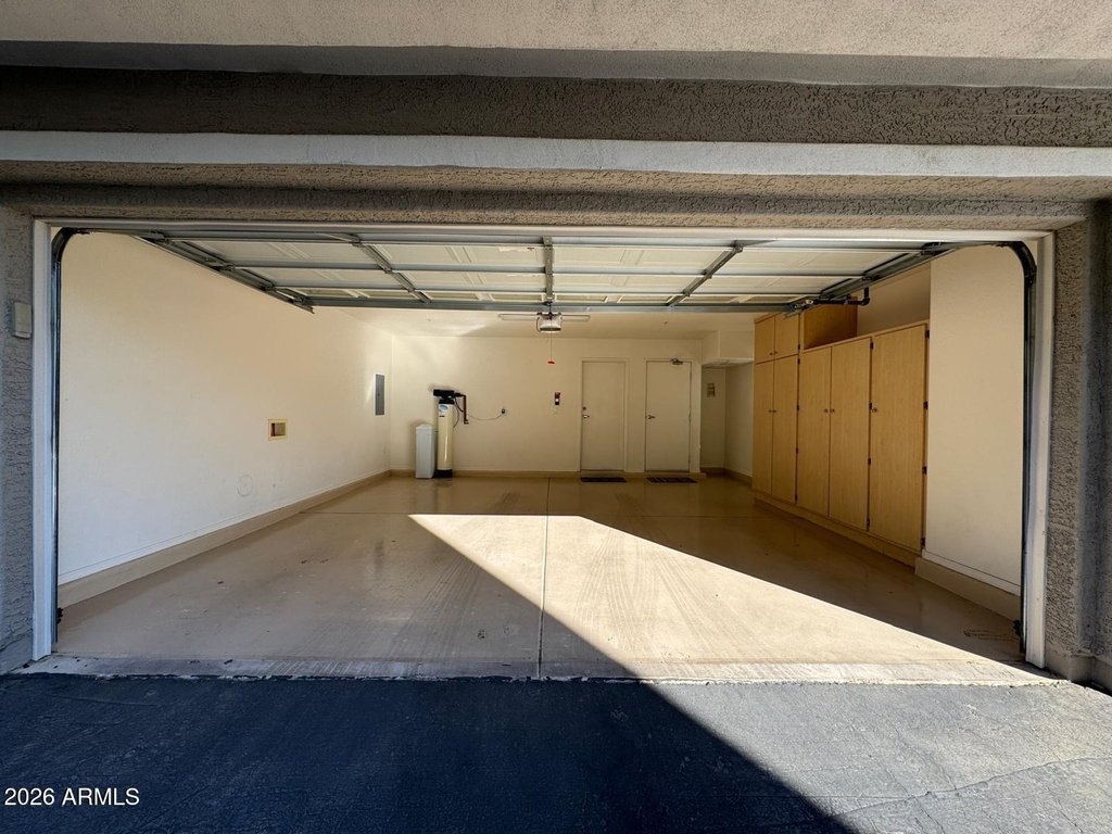 2402 E 5th Street - Photo 4