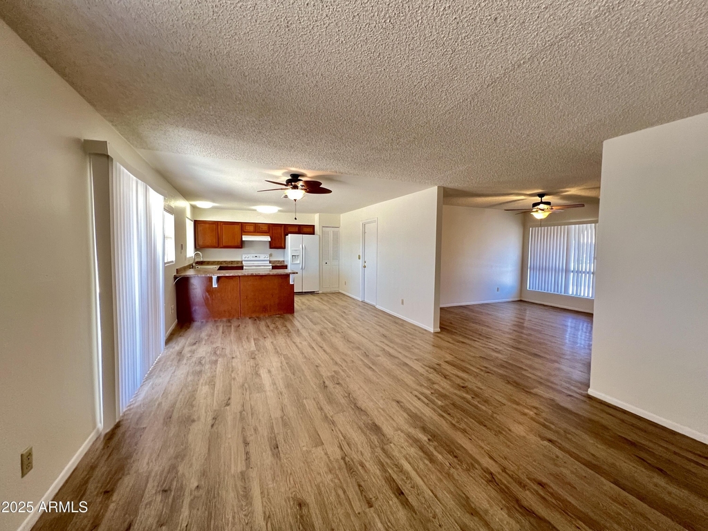 2043 E Jerome Avenue - Photo 4