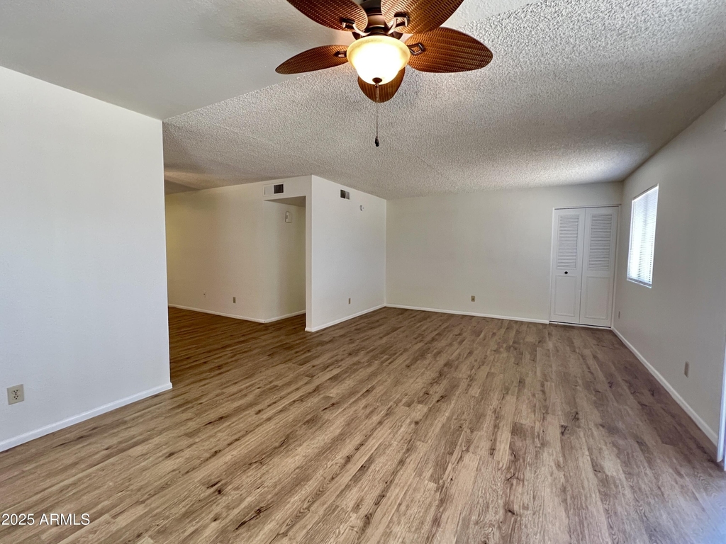 2043 E Jerome Avenue - Photo 3