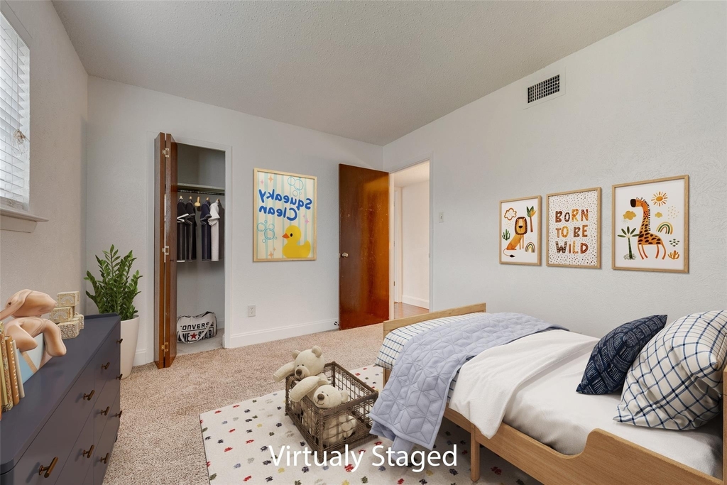 10906 Listi Drive - Photo 2
