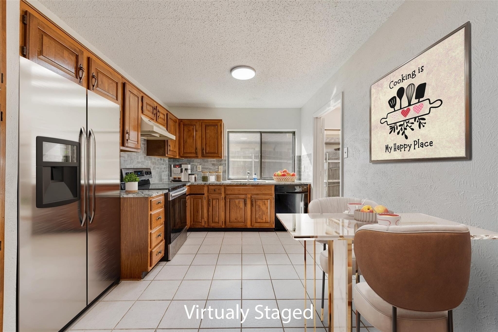 10906 Listi Drive - Photo 0
