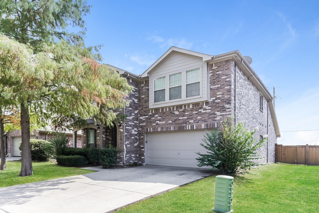 7439 Gallo - Photo 1