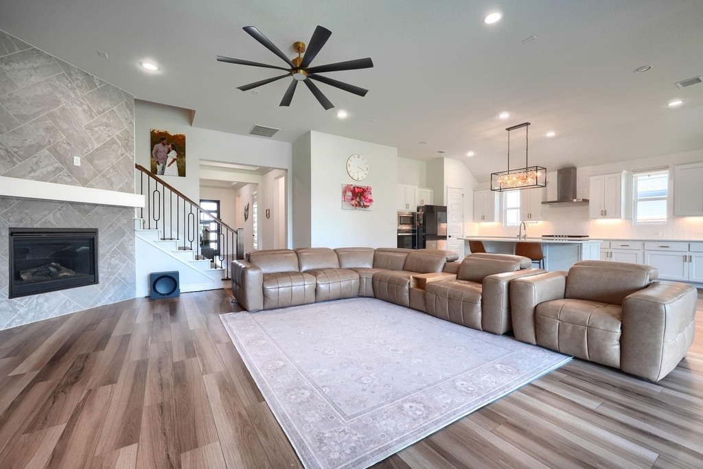 2532 Blackpool Court - Photo 5