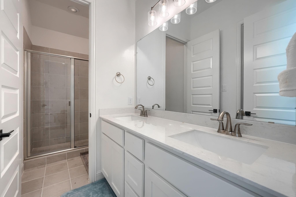 2532 Blackpool Court - Photo 13