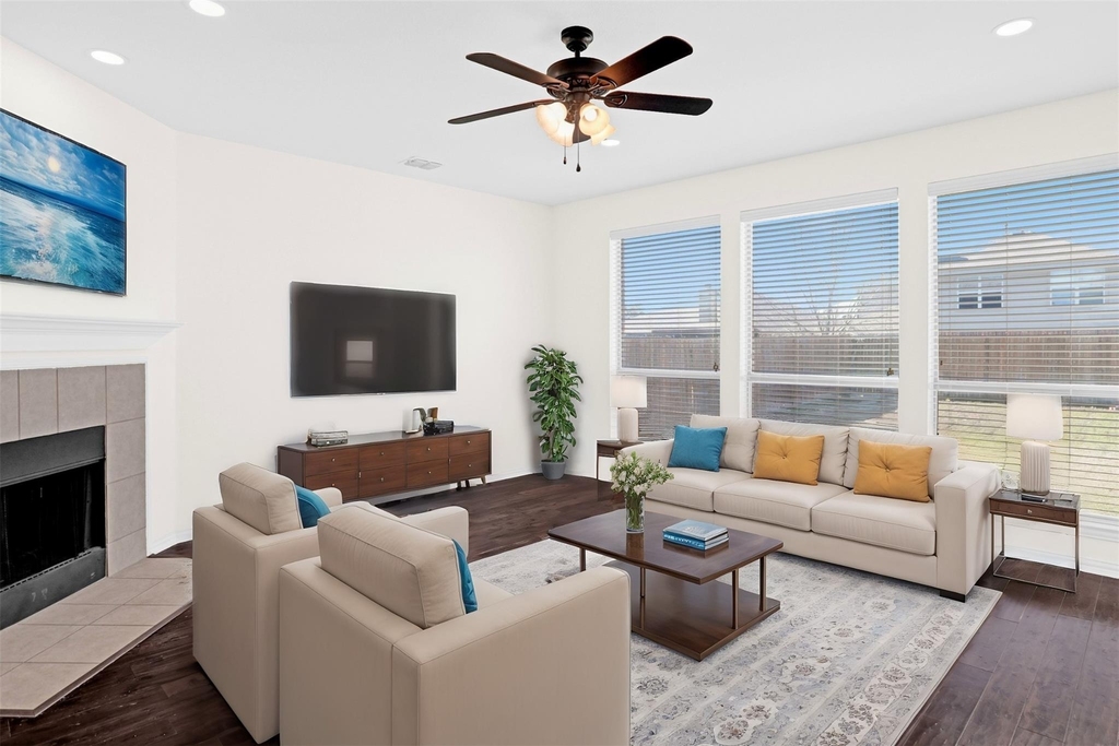 325 Highland Creek Drive - Photo 4