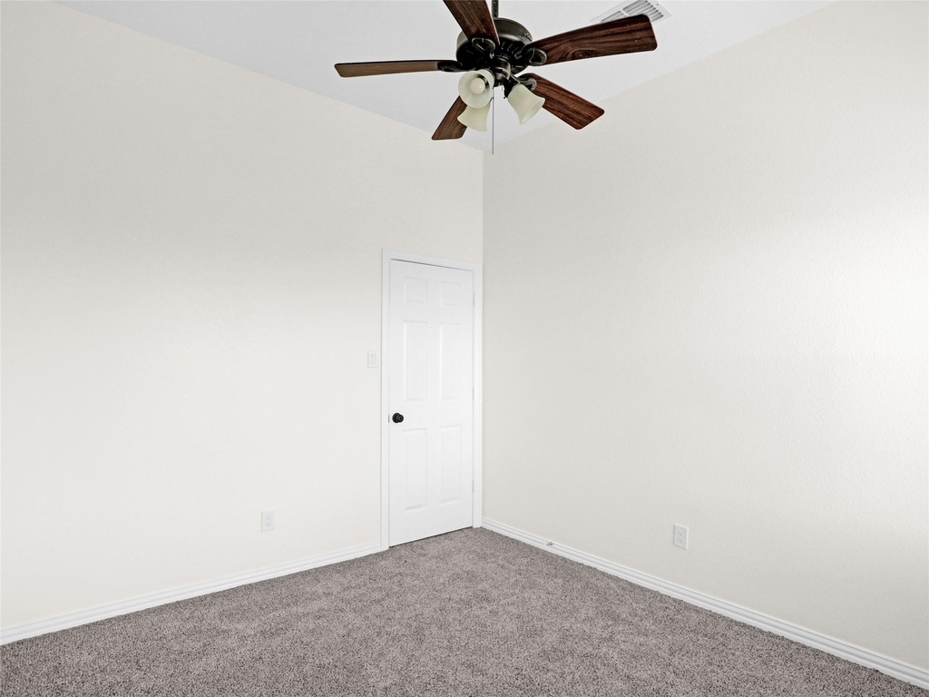 325 Highland Creek Drive - Photo 23