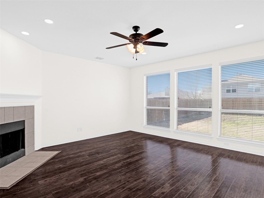 325 Highland Creek Drive - Photo 5