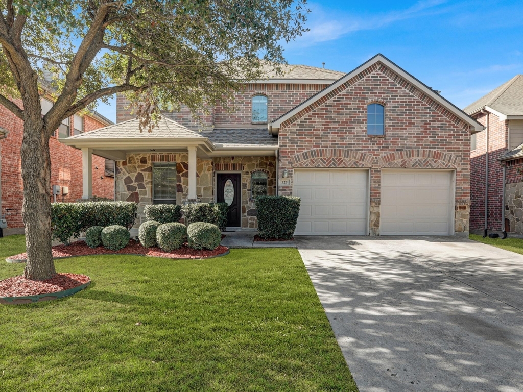 325 Highland Creek Drive - Photo 0