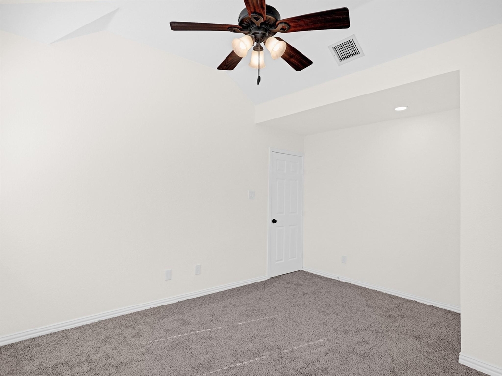 325 Highland Creek Drive - Photo 29