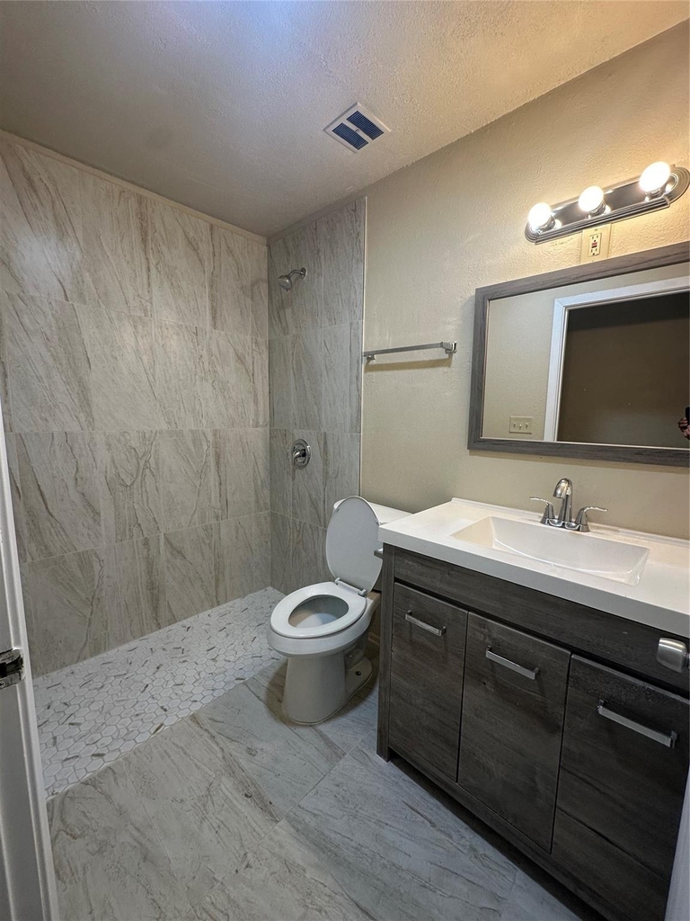 5001 Cummings Drive - Photo 2