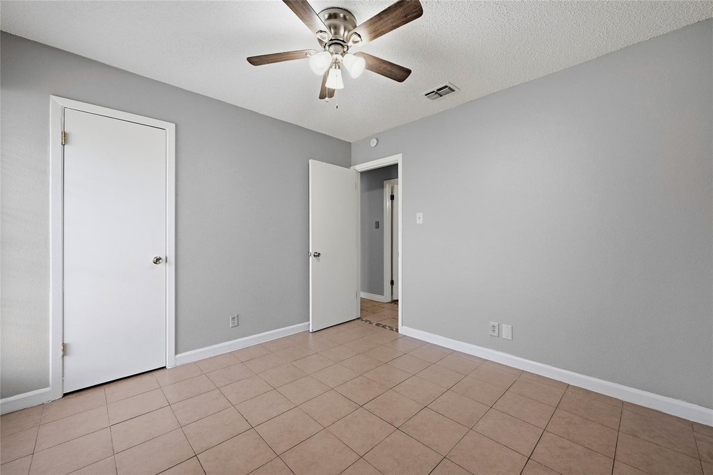 1312 Churchill Way - Photo 14