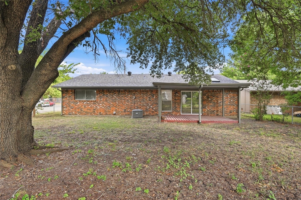 1312 Churchill Way - Photo 21
