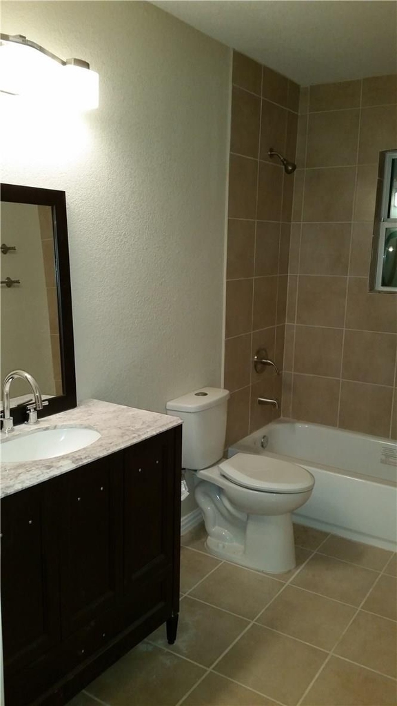 1925 W 10th Street - Photo 4