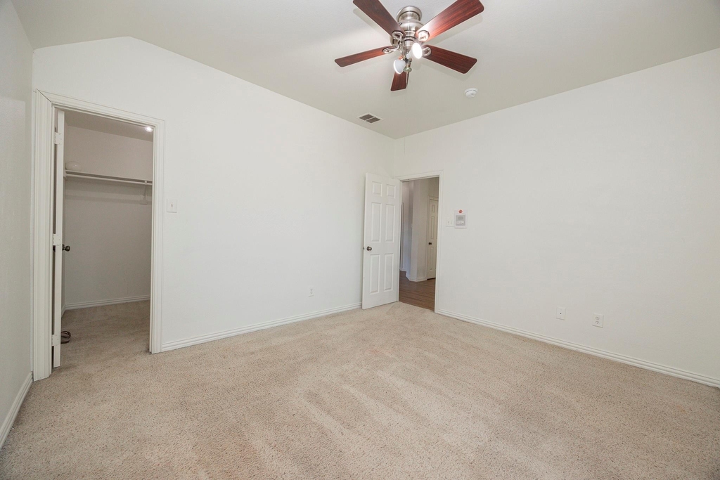 6405 Sapphire Drive - Photo 29
