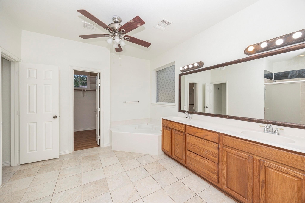 6405 Sapphire Drive - Photo 21