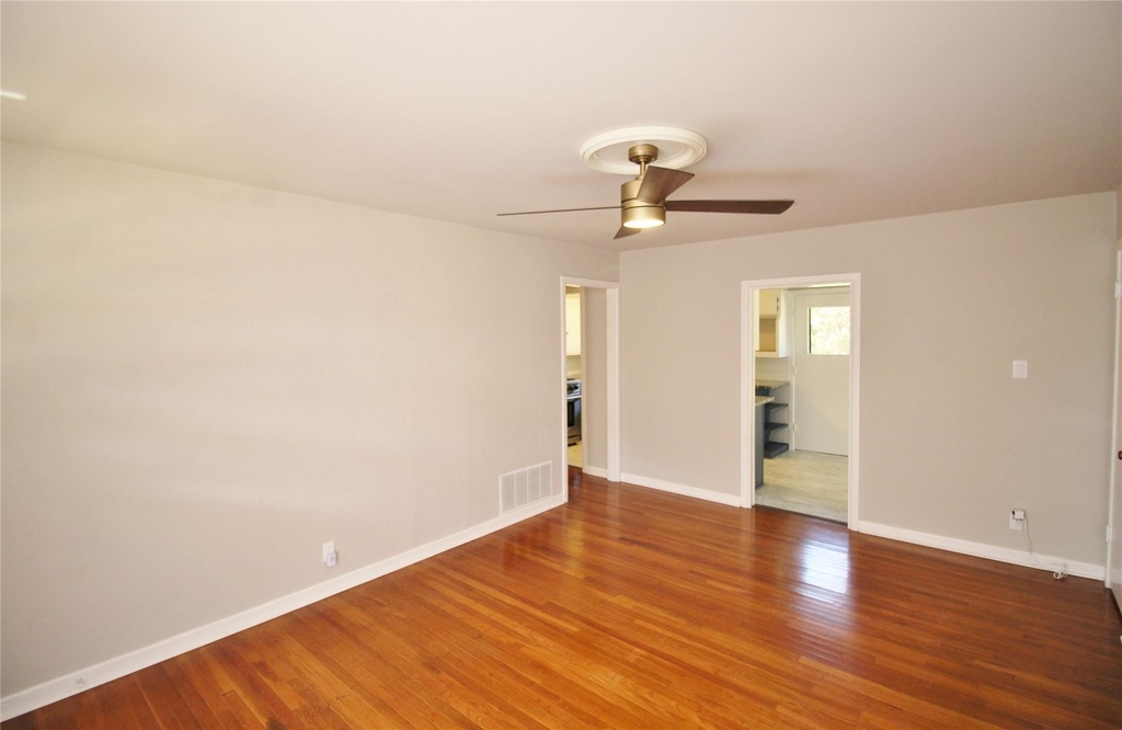 104 Savannah Street - Photo 5
