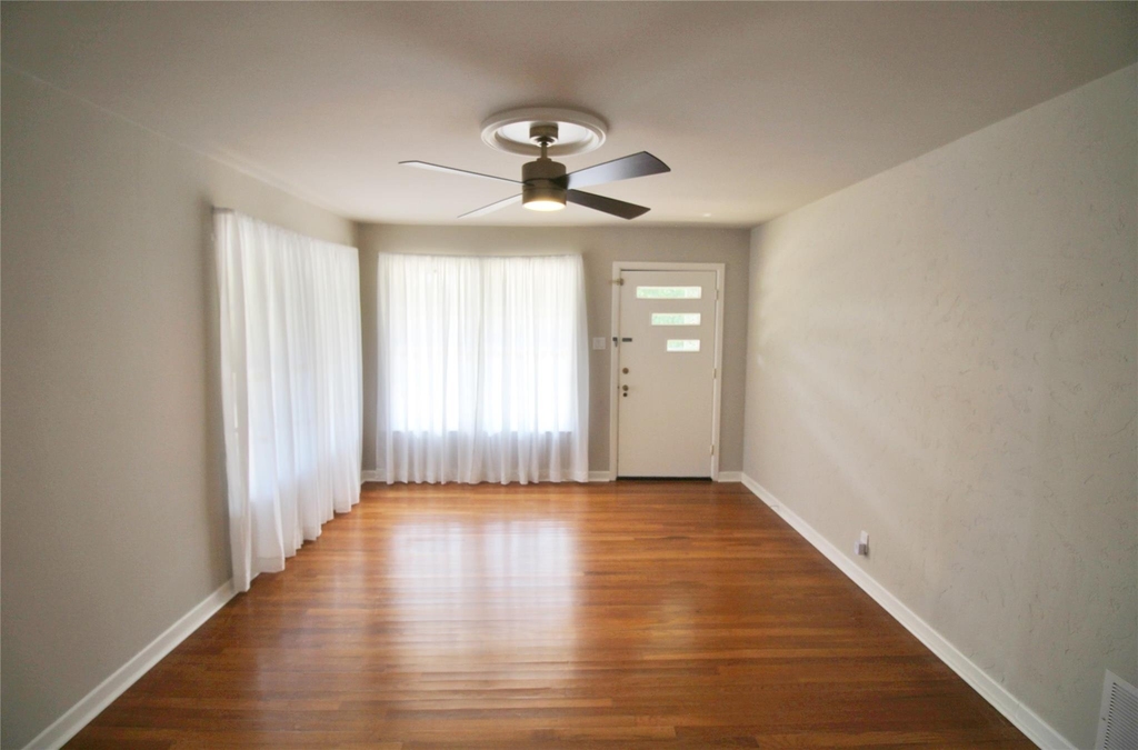 104 Savannah Street - Photo 2