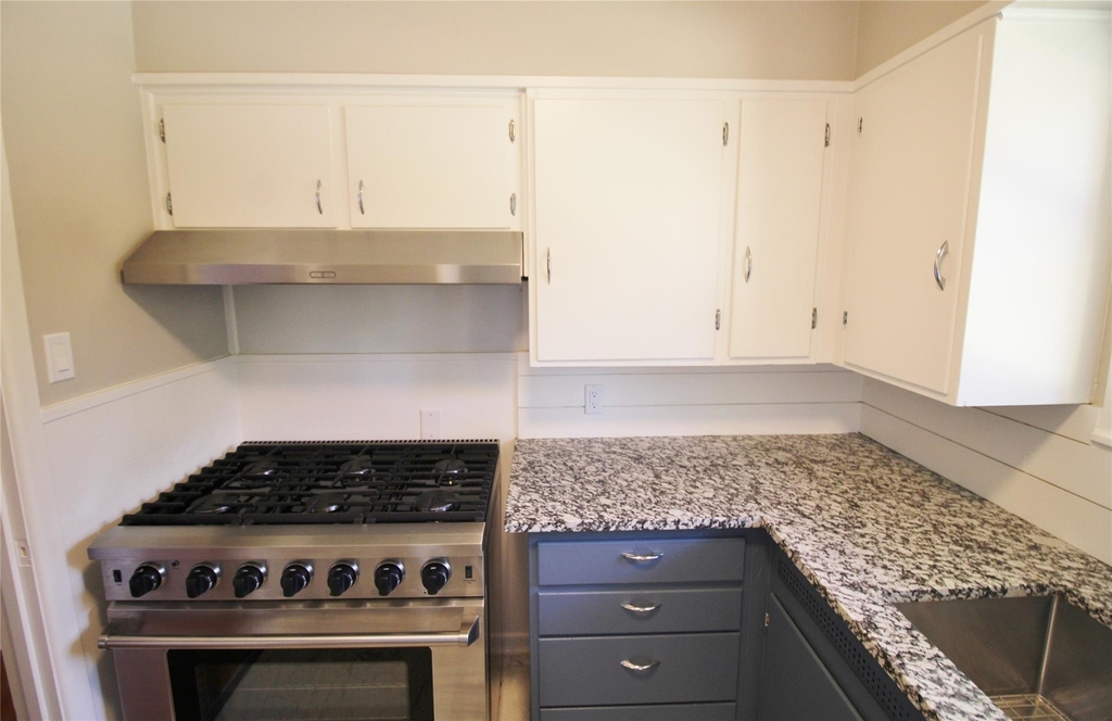 104 Savannah Street - Photo 13
