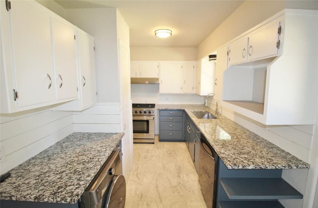 104 Savannah Street - Photo 8