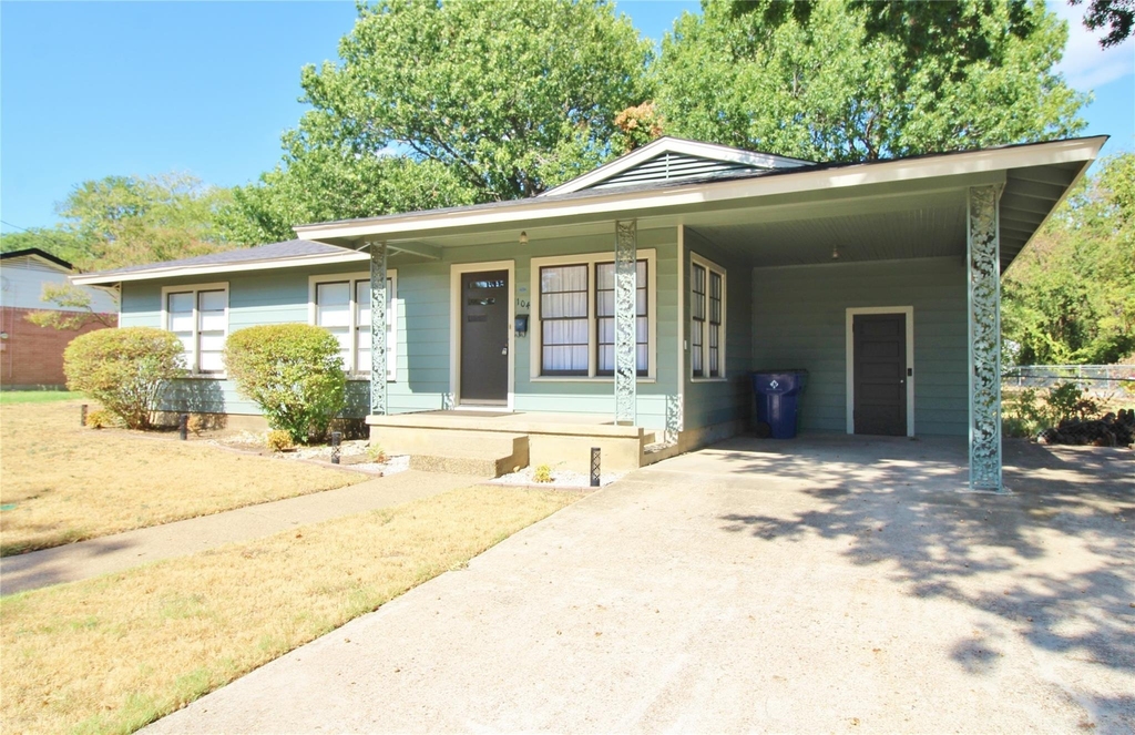 104 Savannah Street - Photo 1