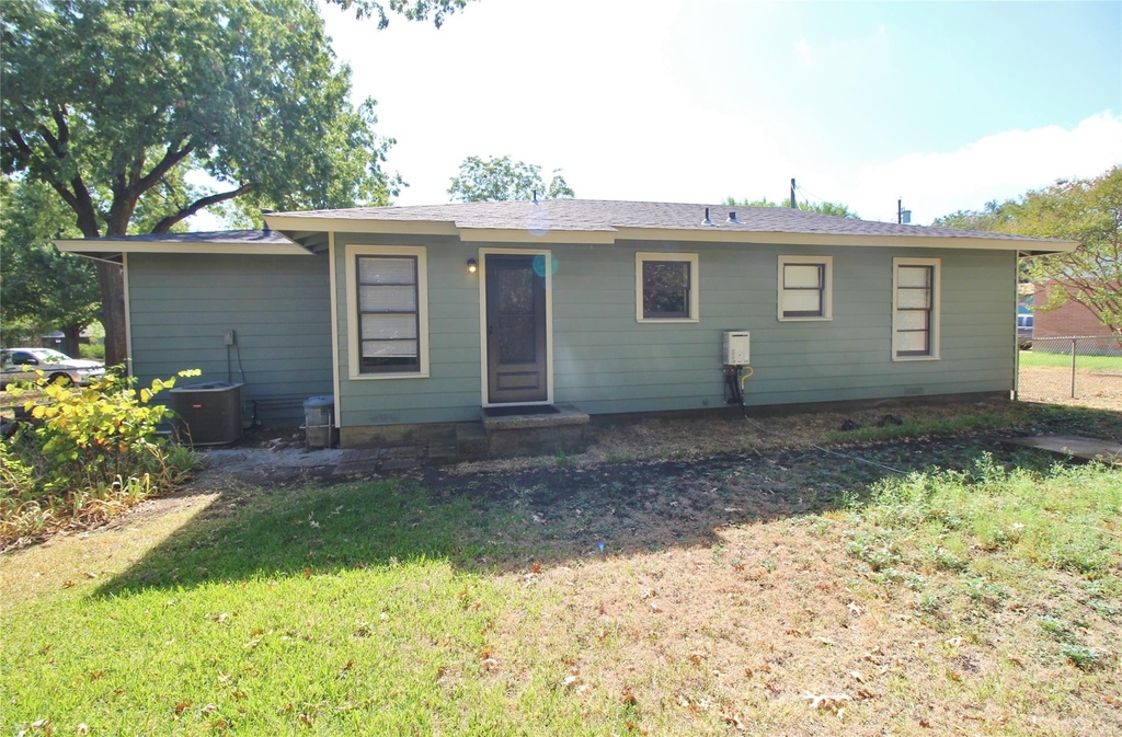 104 Savannah Street - Photo 25