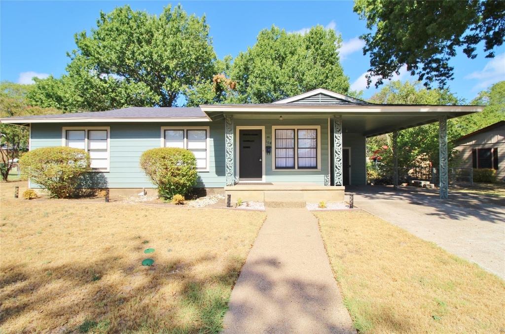 104 Savannah Street - Photo 0