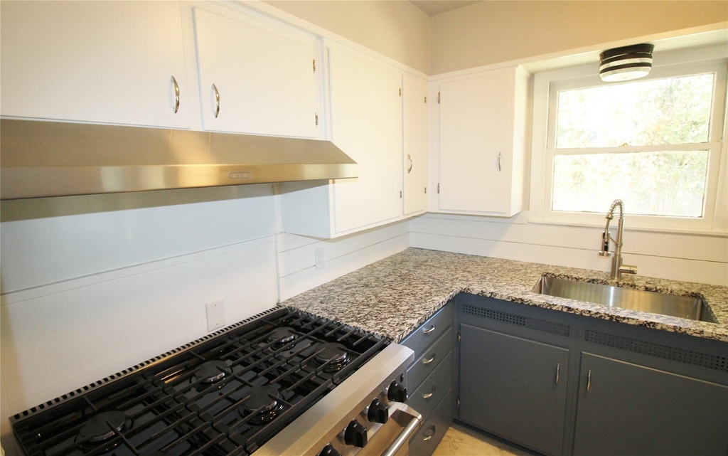 104 Savannah Street - Photo 11