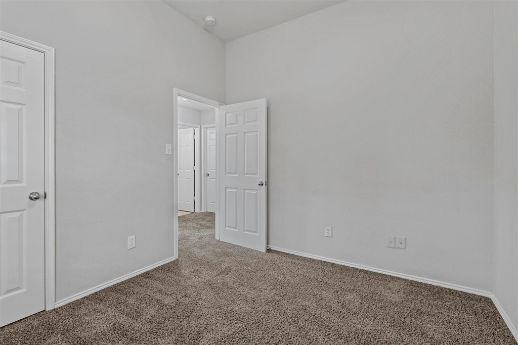 1201 Caroline Drive - Photo 16