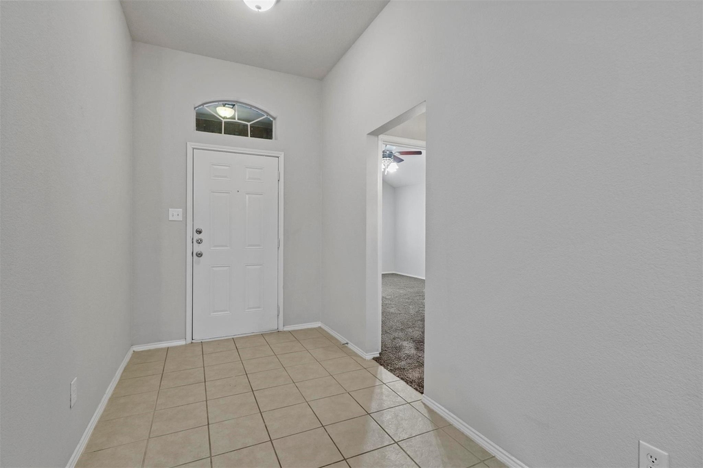 1201 Caroline Drive - Photo 2