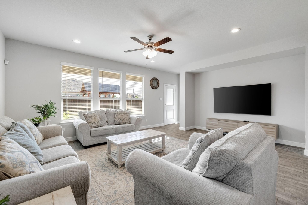 14633 Caelum Drive - Photo 4