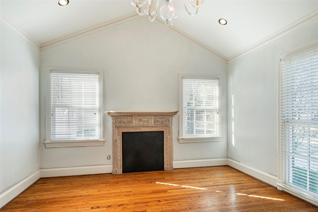 4665 Southern Avenue - Photo 3